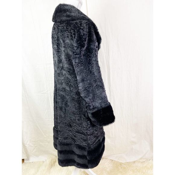 Unique 1960's Black Faux Fur Coat / Overcoat / Made In England - Picture 2 of 9